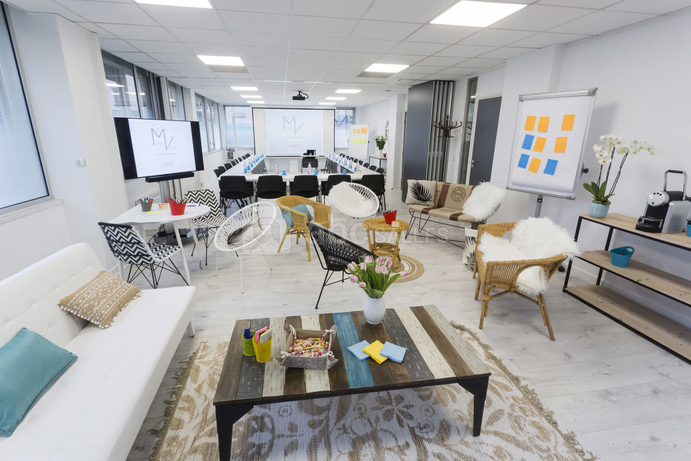 Salle 6+7 de 70 m2 -séminaires de 12 à 40p- ultra-lumineuse, best seller
