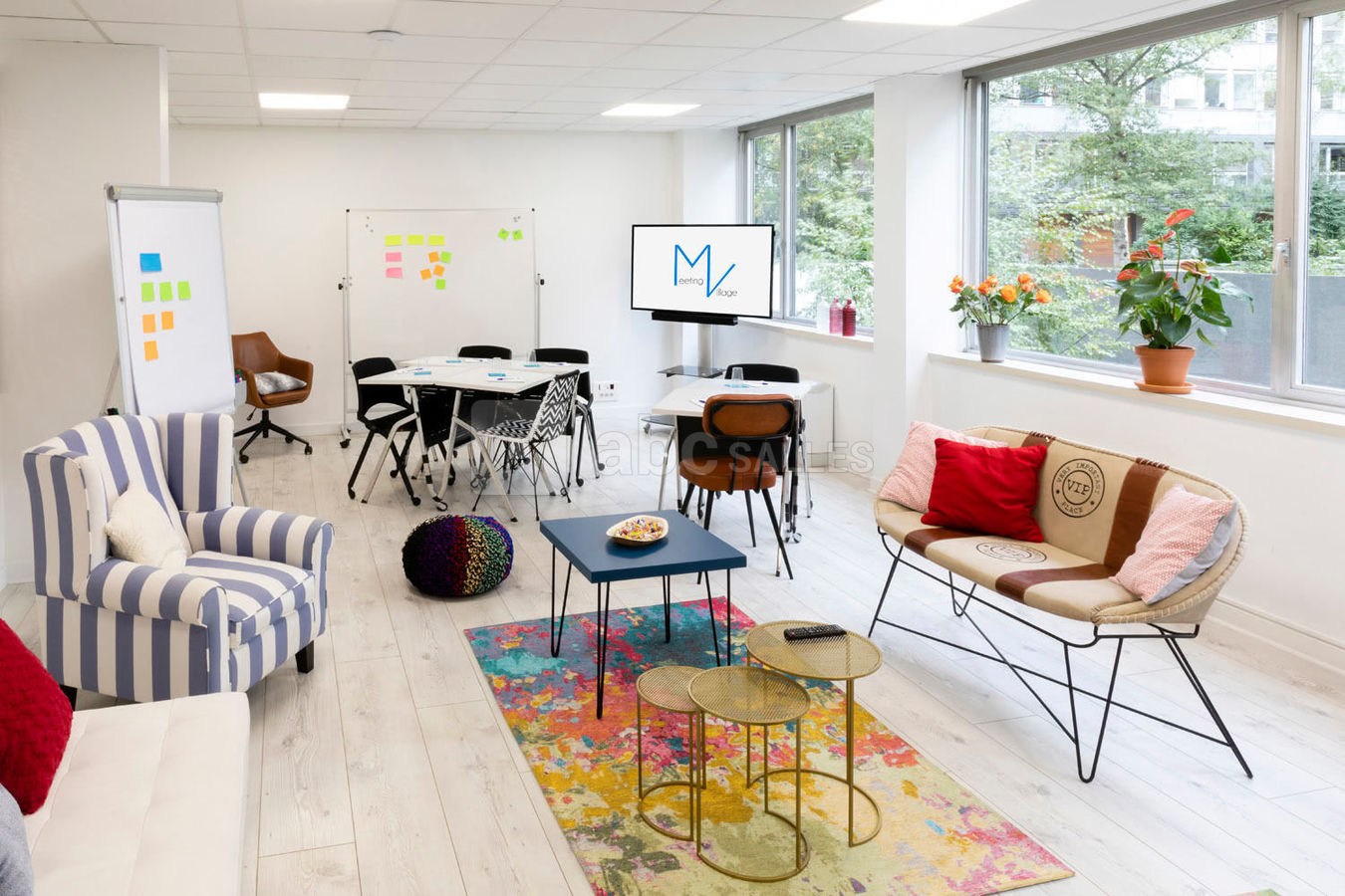Salle 8 de 40 m2 aménagement mixte informel-formel