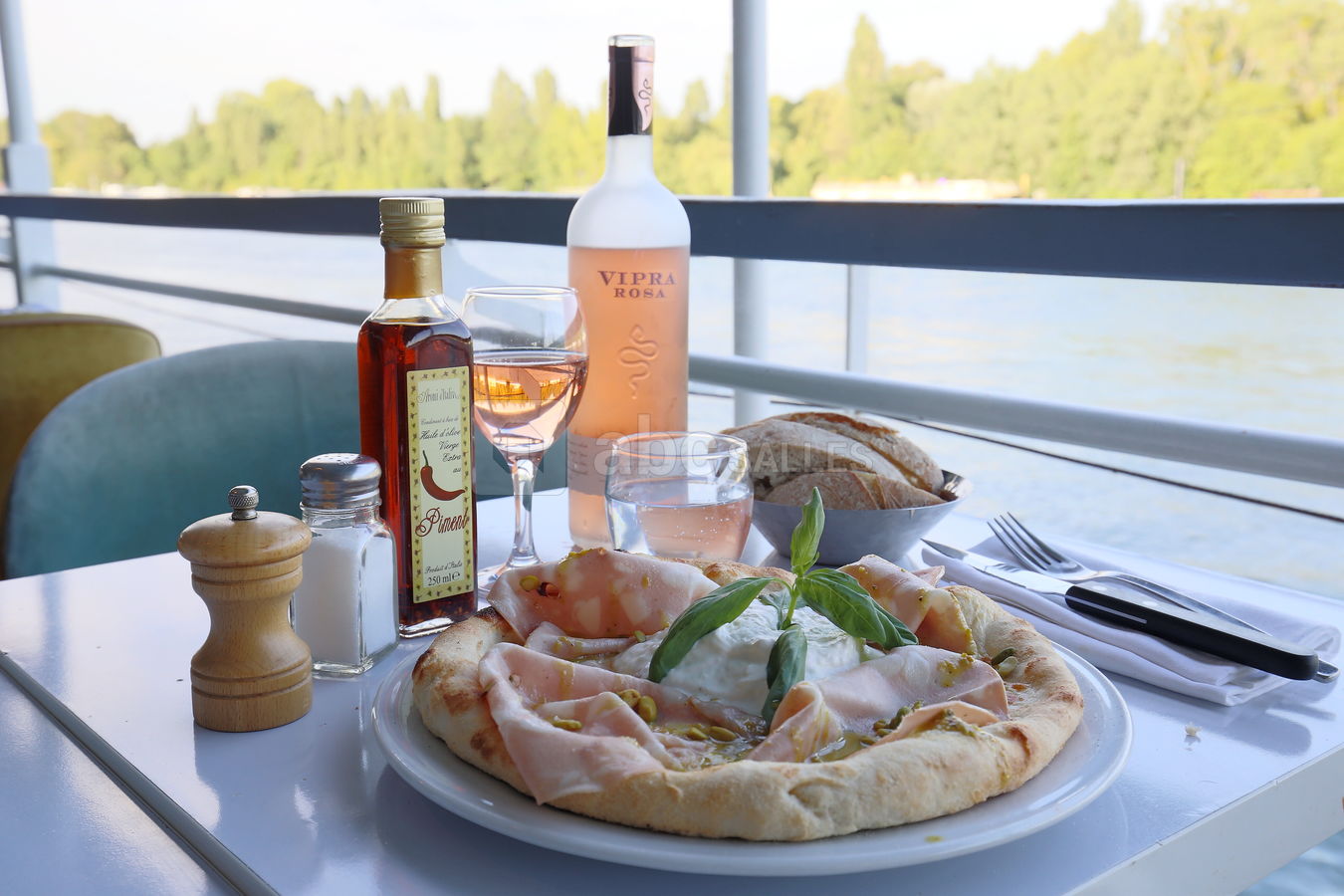 Pizza Aqua Restaurant