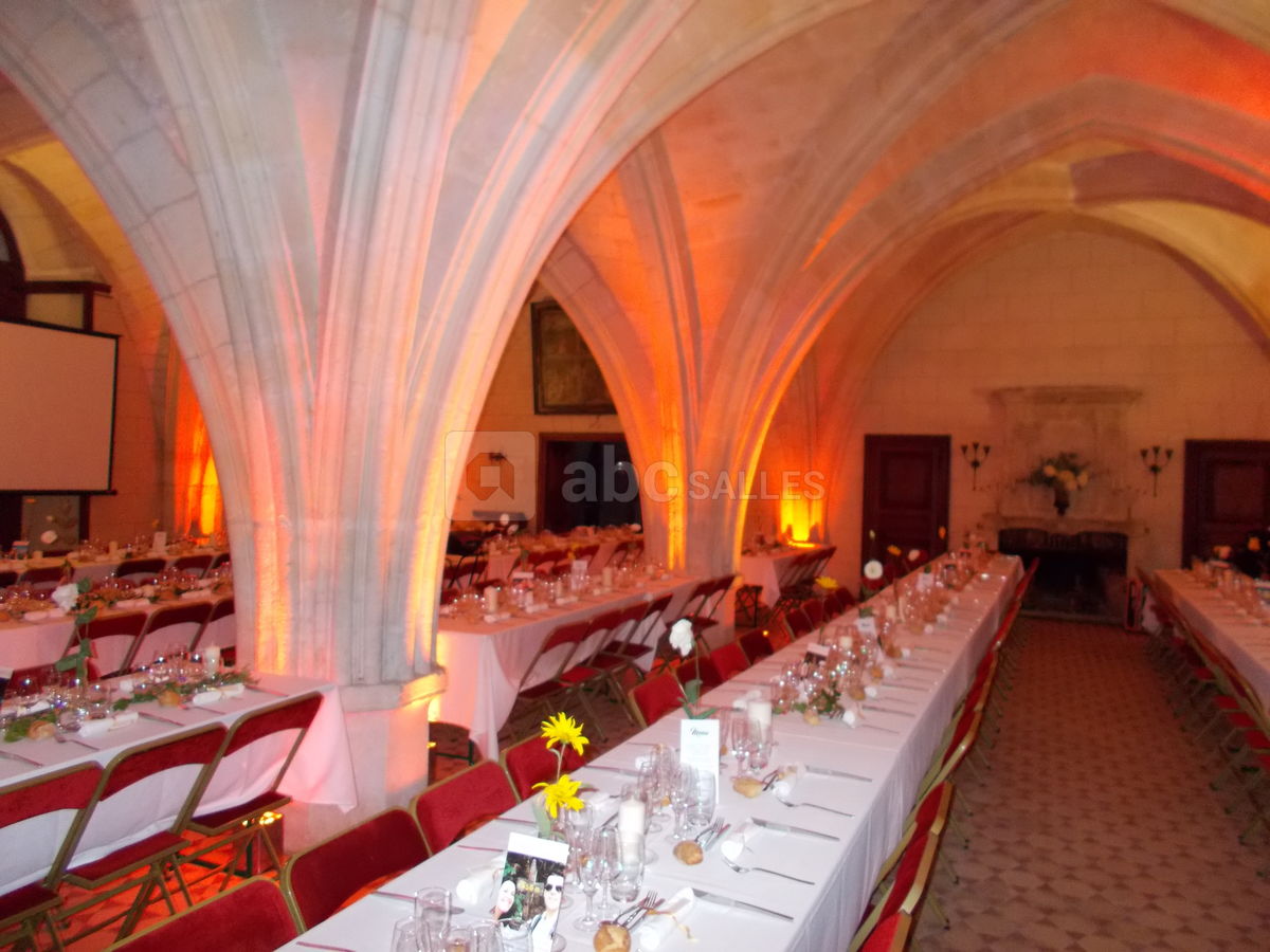 Bannquet de 180 couverts dans le cellier.