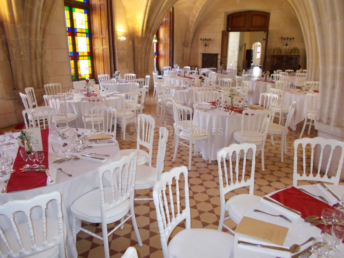 Cellier, 180 couverts.