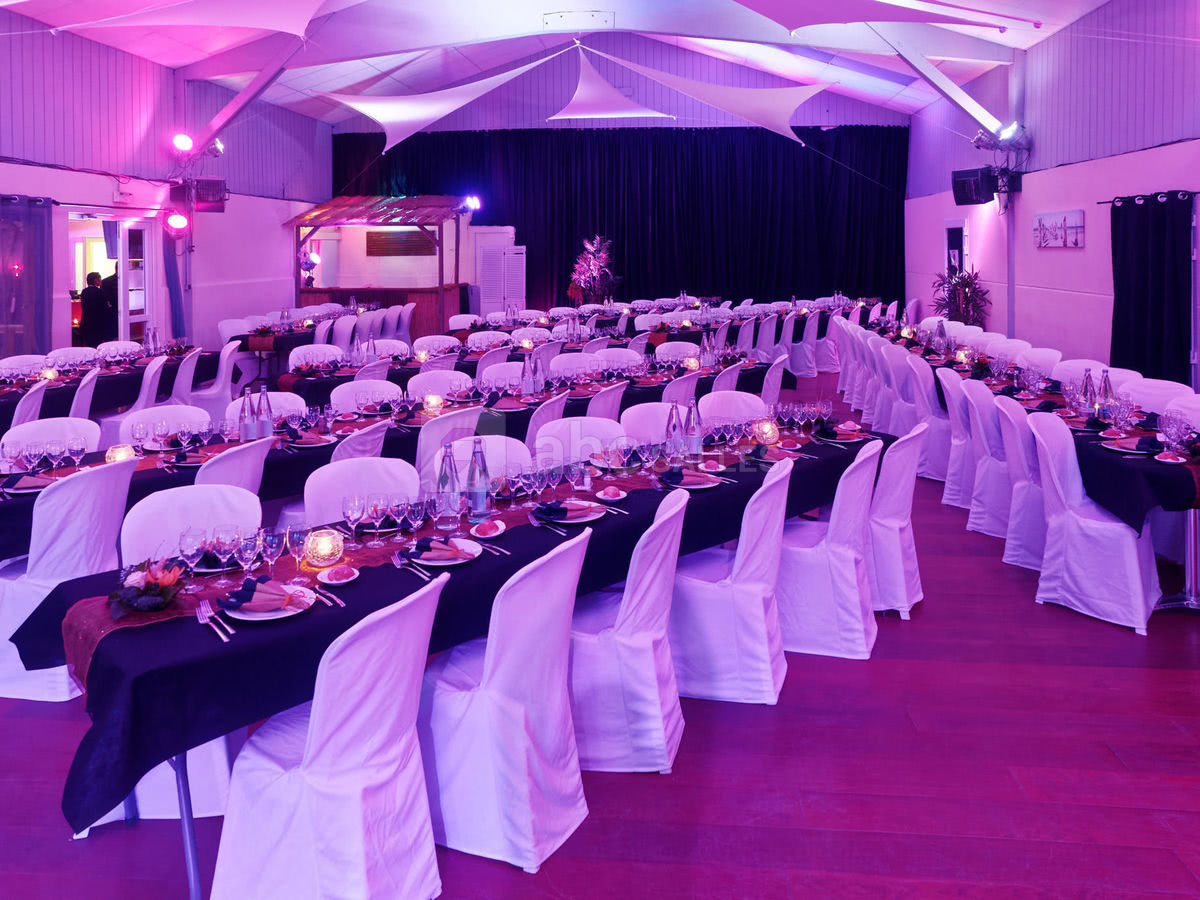 Diner assis salle Surcouf