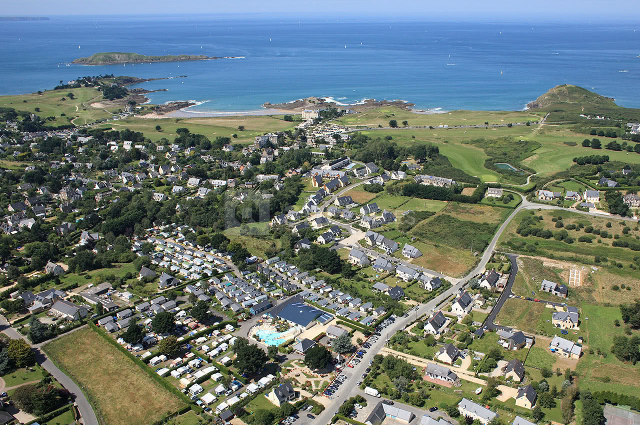 Situation prévilégié en bord de mer, à proximité du Golf