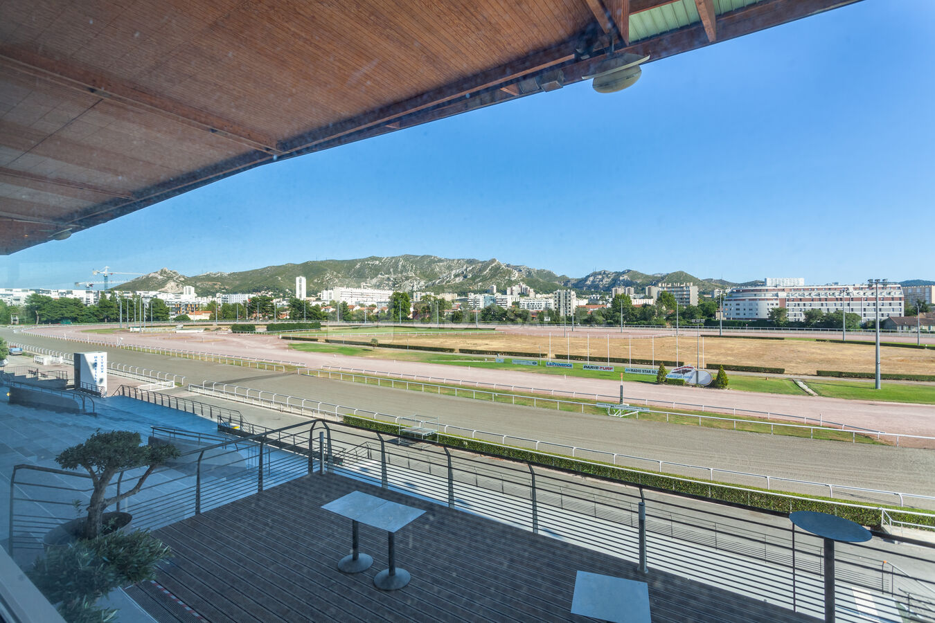 Pin's PMU , Hippodrome, Hippisme, Point Courses Canebière Pin's PMU , Hippodrome, Hippisme, Point Courses Canebière