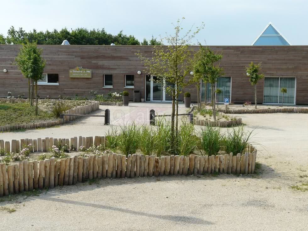 Entrée de l'espace du lac