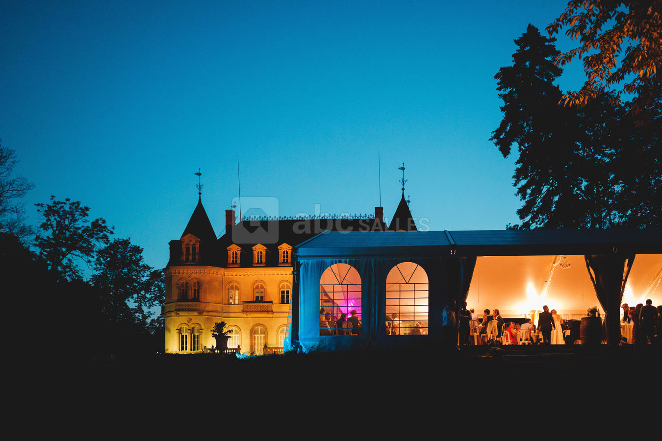Vue extérieur de nuit