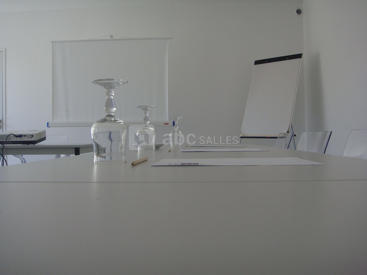 Paper board, écran de projection, retroprojecteur