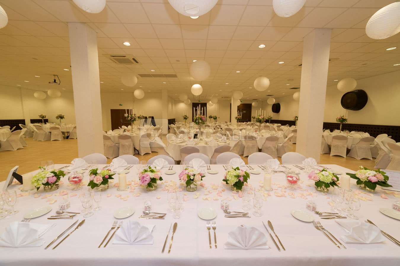 Disposition à 220 personnes