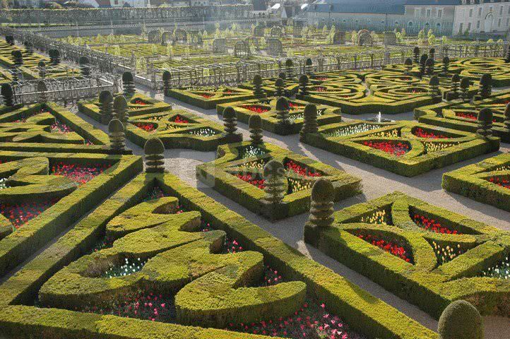 Le salon des croix jardin d'ornement avril 2012