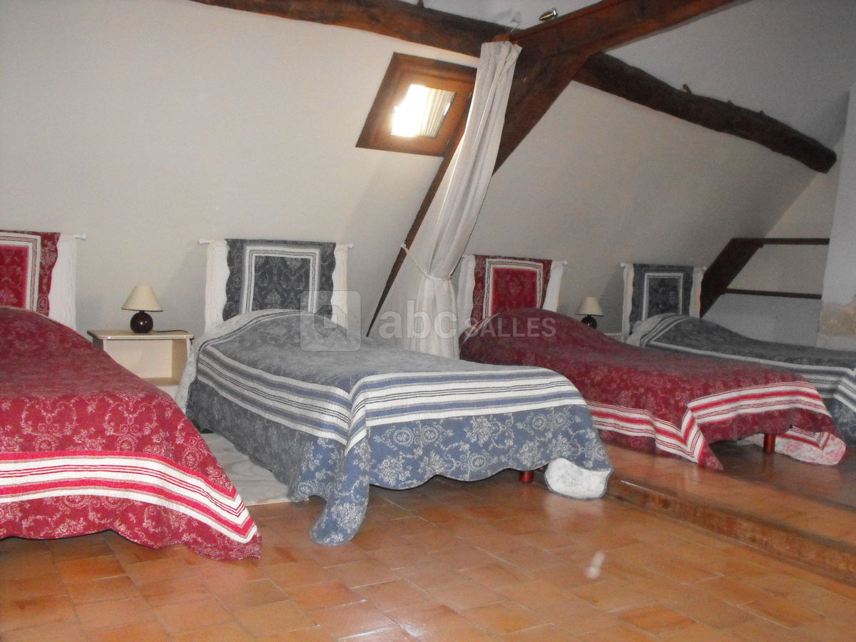 Chambre avec 4 lits 90 et 1 convertible