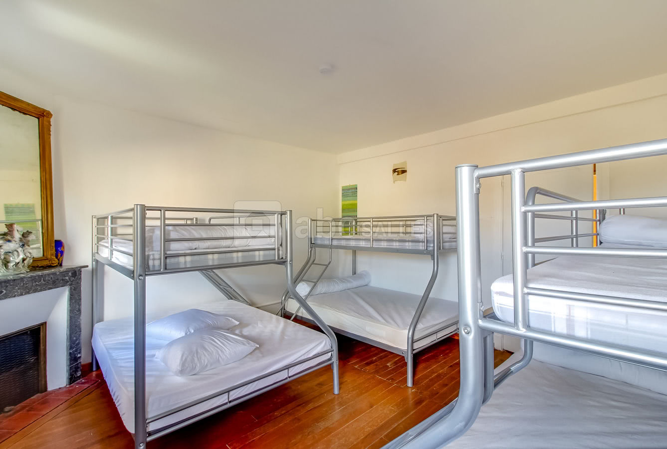 Dortoir de 6 à 9 Personnes