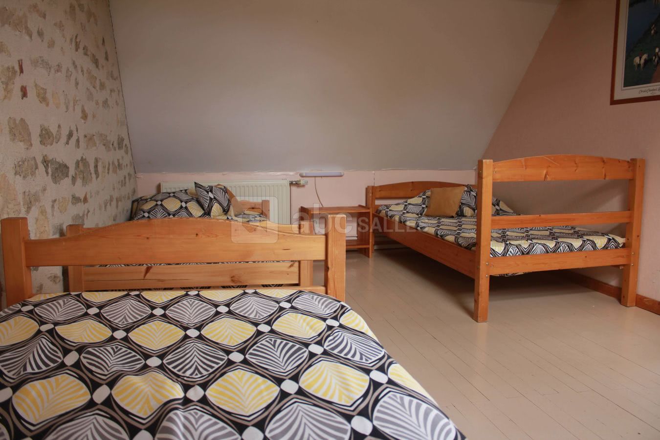 Chambre jaune et noir