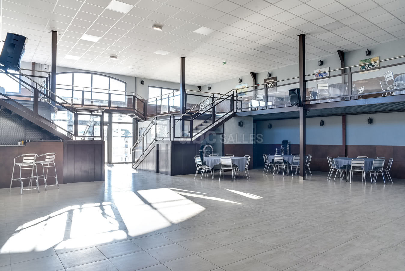 Accés aux coursives de 110 m² + Passerelle