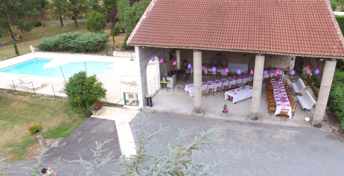 Salle exérieure