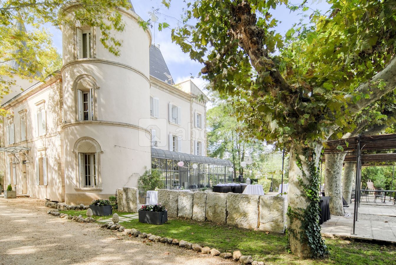 Le Château de Nans - Vue extérieure