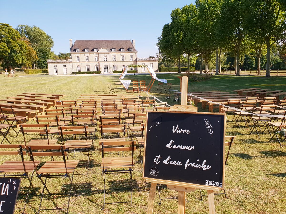 Cérémonie sur la pelouse