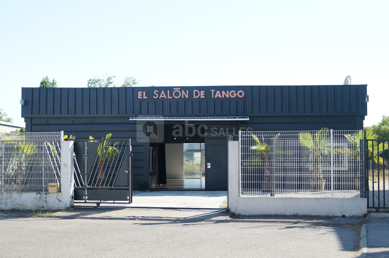 Entrée extérieure - El Salon de Tango - Montpellier Aéroport