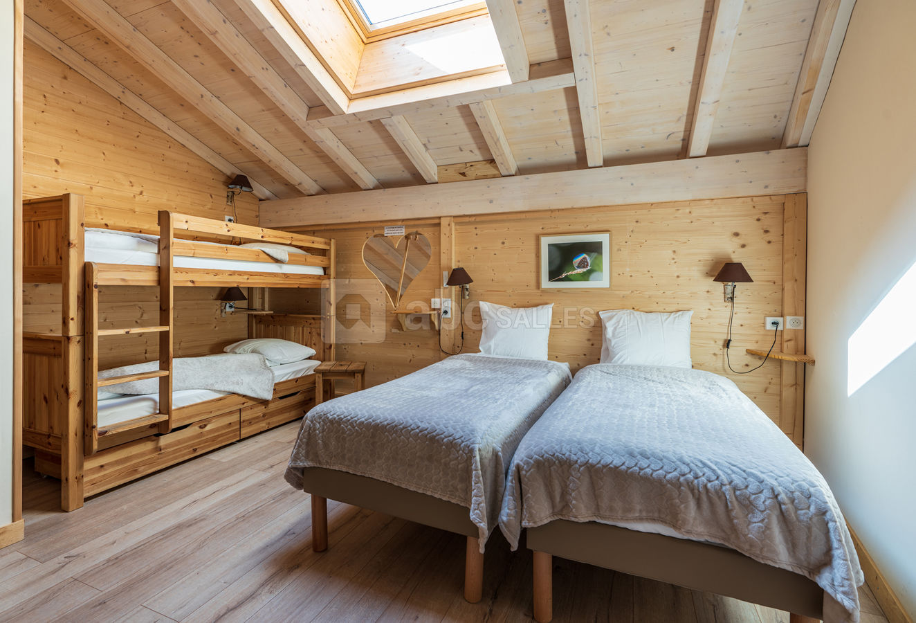 Lodge traditionnel chambre étage