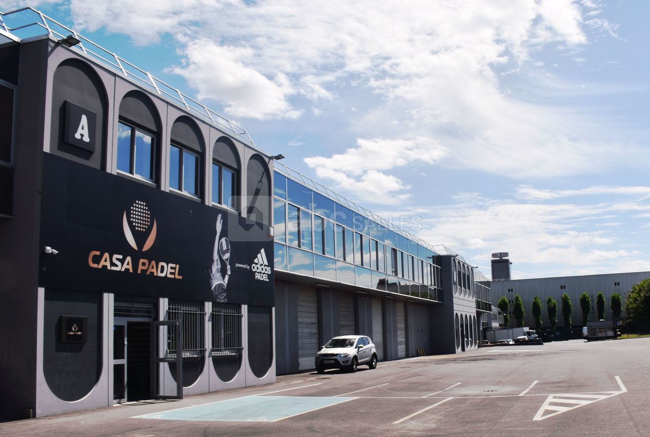 Parking + extérieur