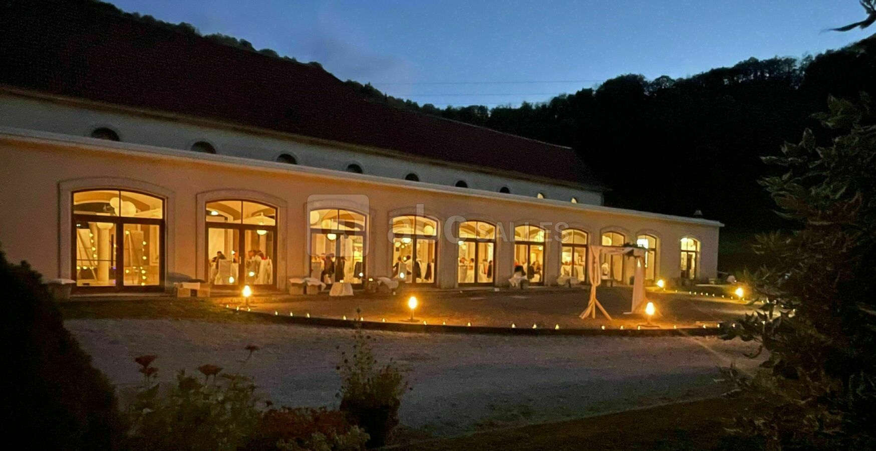 Exterieur Salle Repas de nuit
