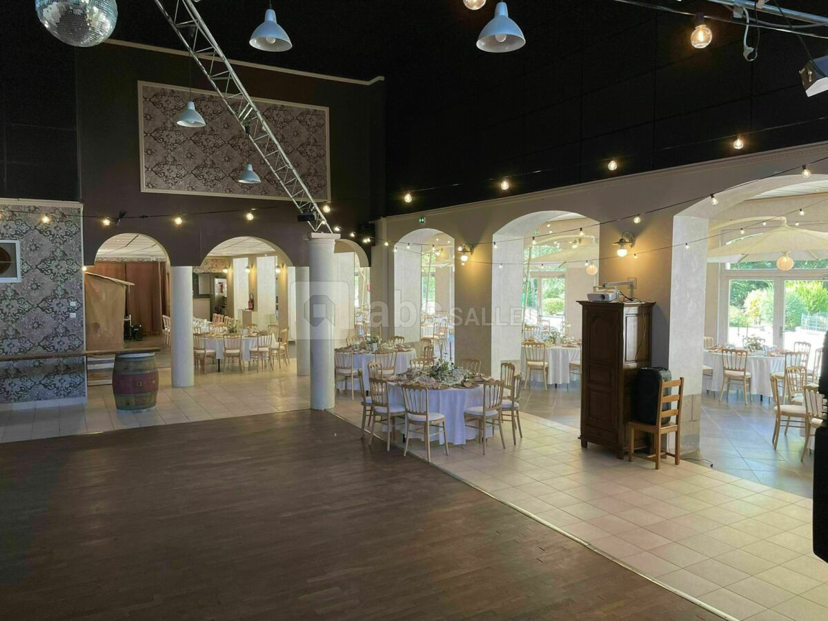 Piste de Danse et salle Repas