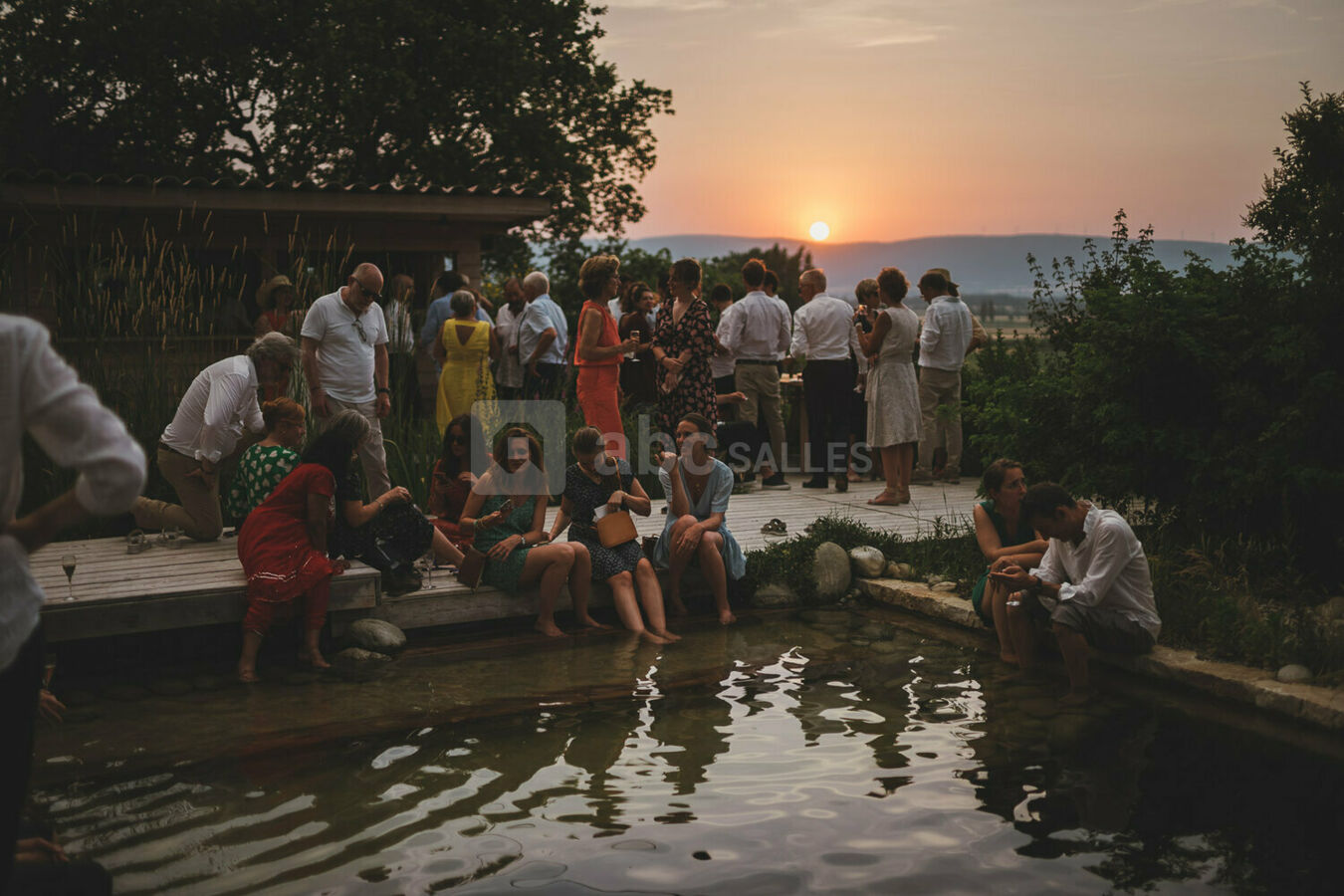 Piscine cocktail coucher de soleil