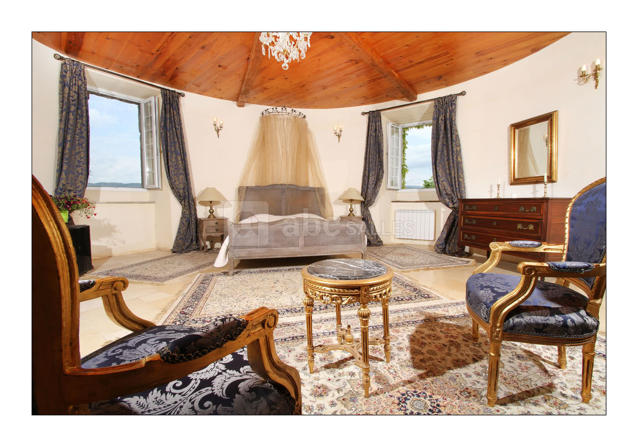 Chambre Louis XV tour du juge.