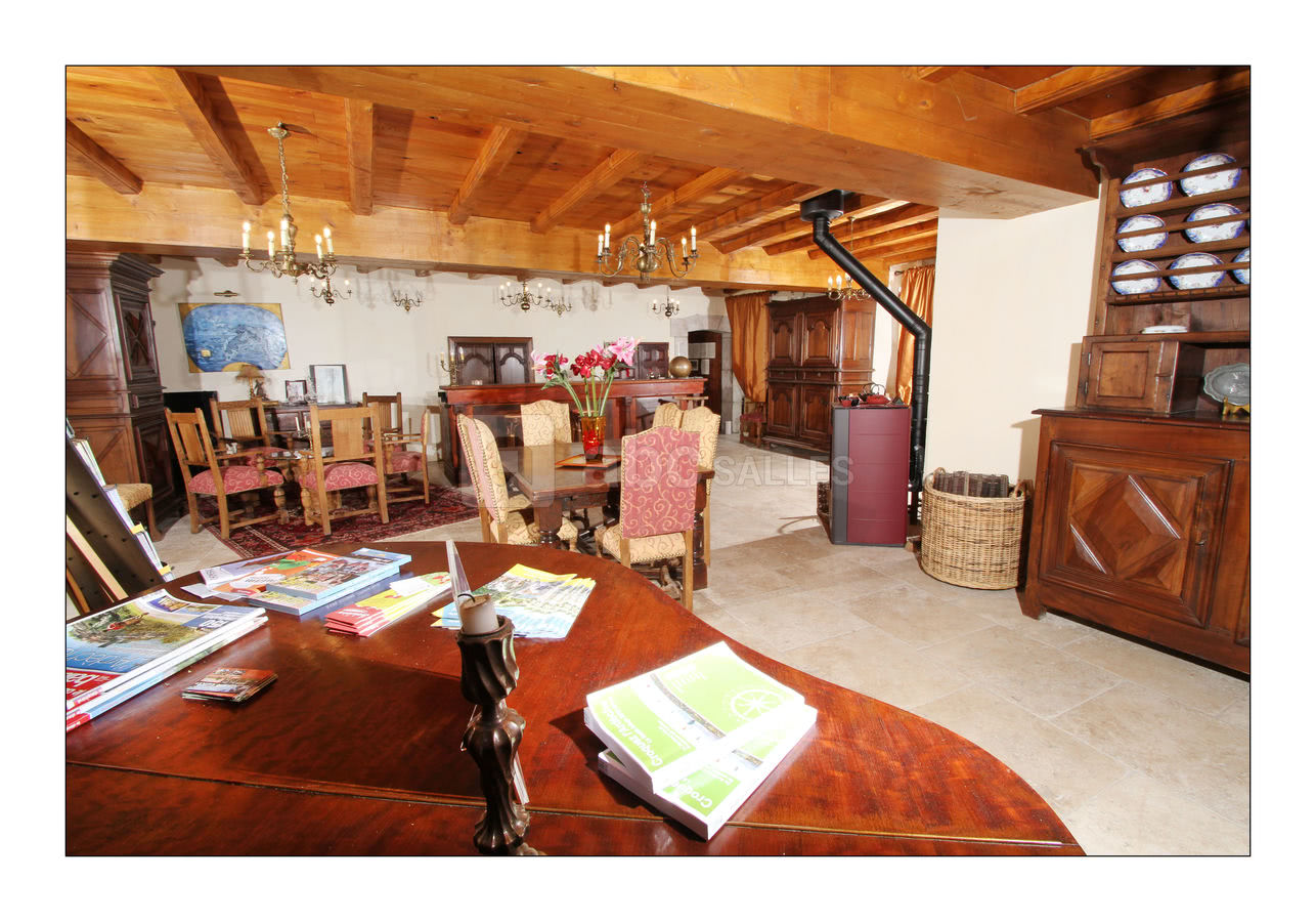 Salle réception amphitryon.