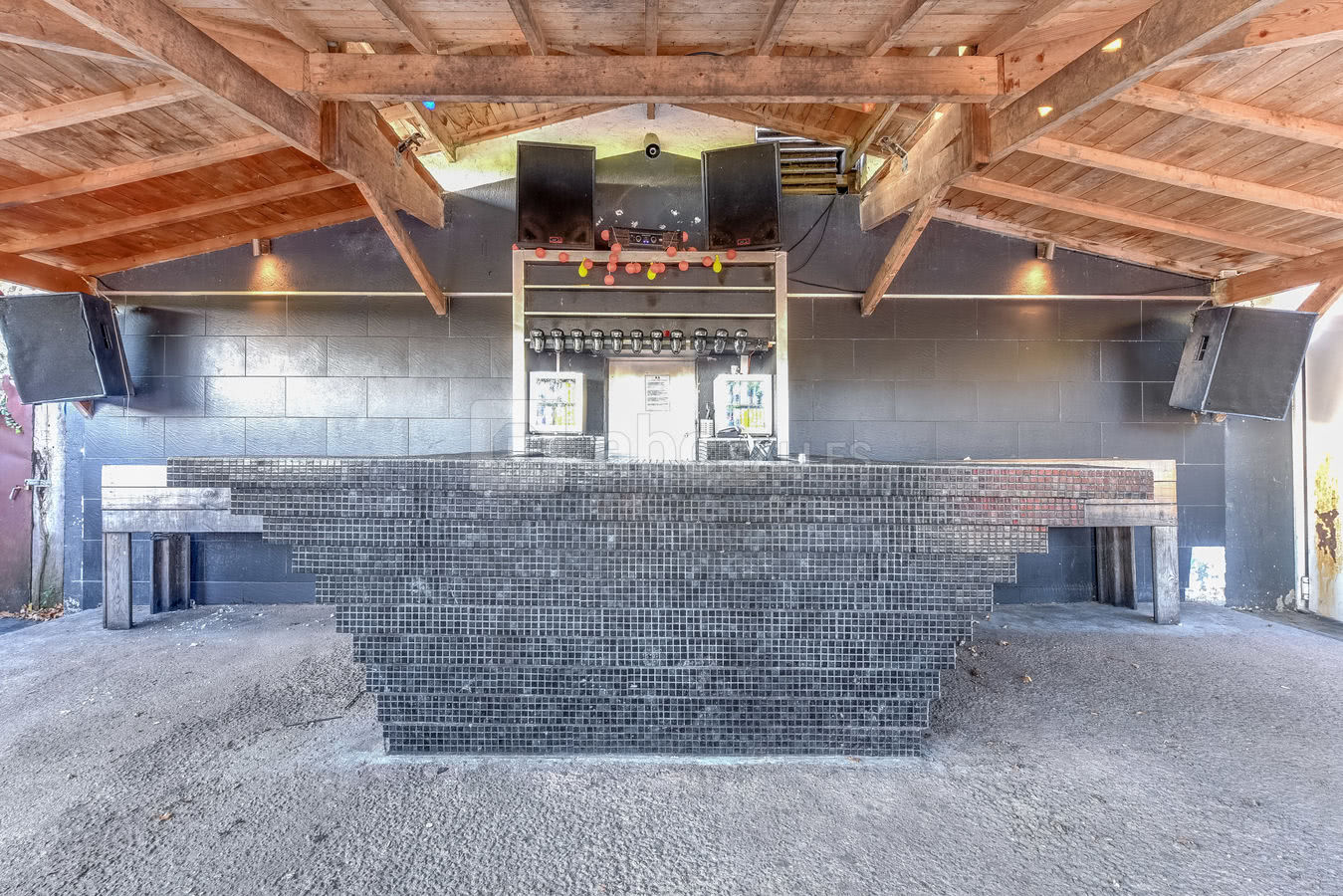 Bar extérieur