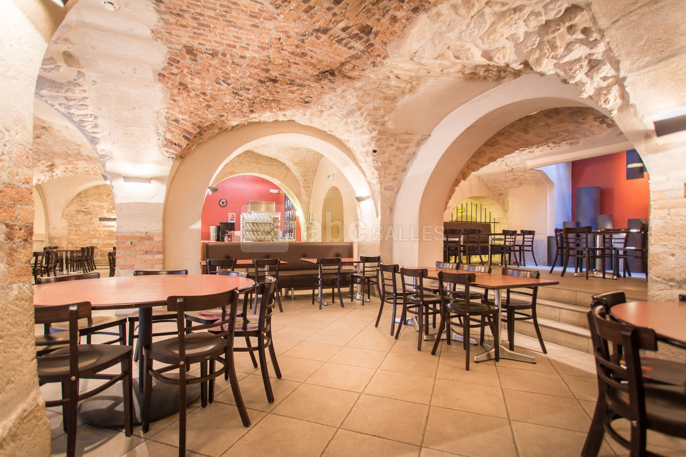 Salle de restauration de MIJE Fourcy - entrée