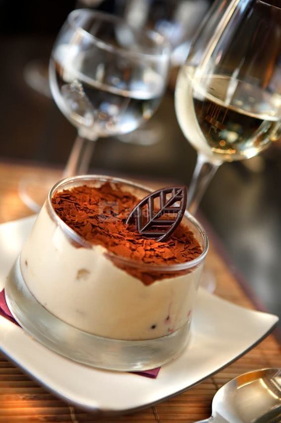 Tiramisu restaurant au petit gari