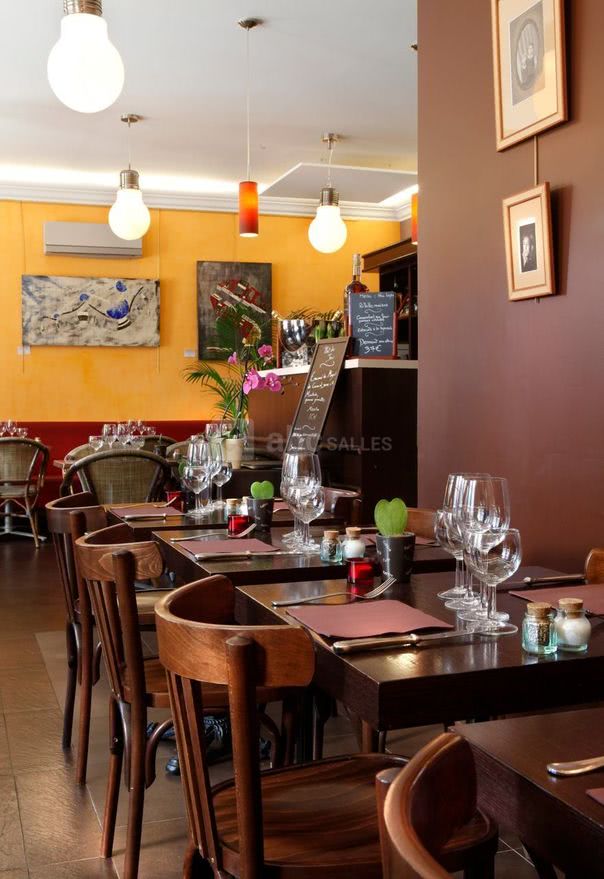 Autre vue salle des arts restaurant au petit gari