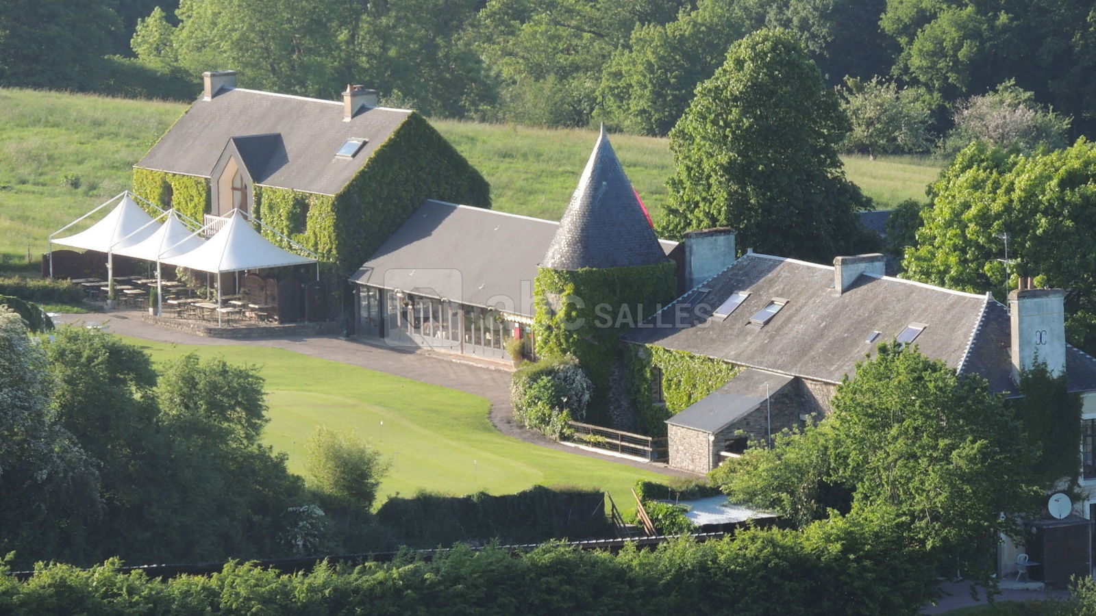 Vue aérienne du domaine du Golf