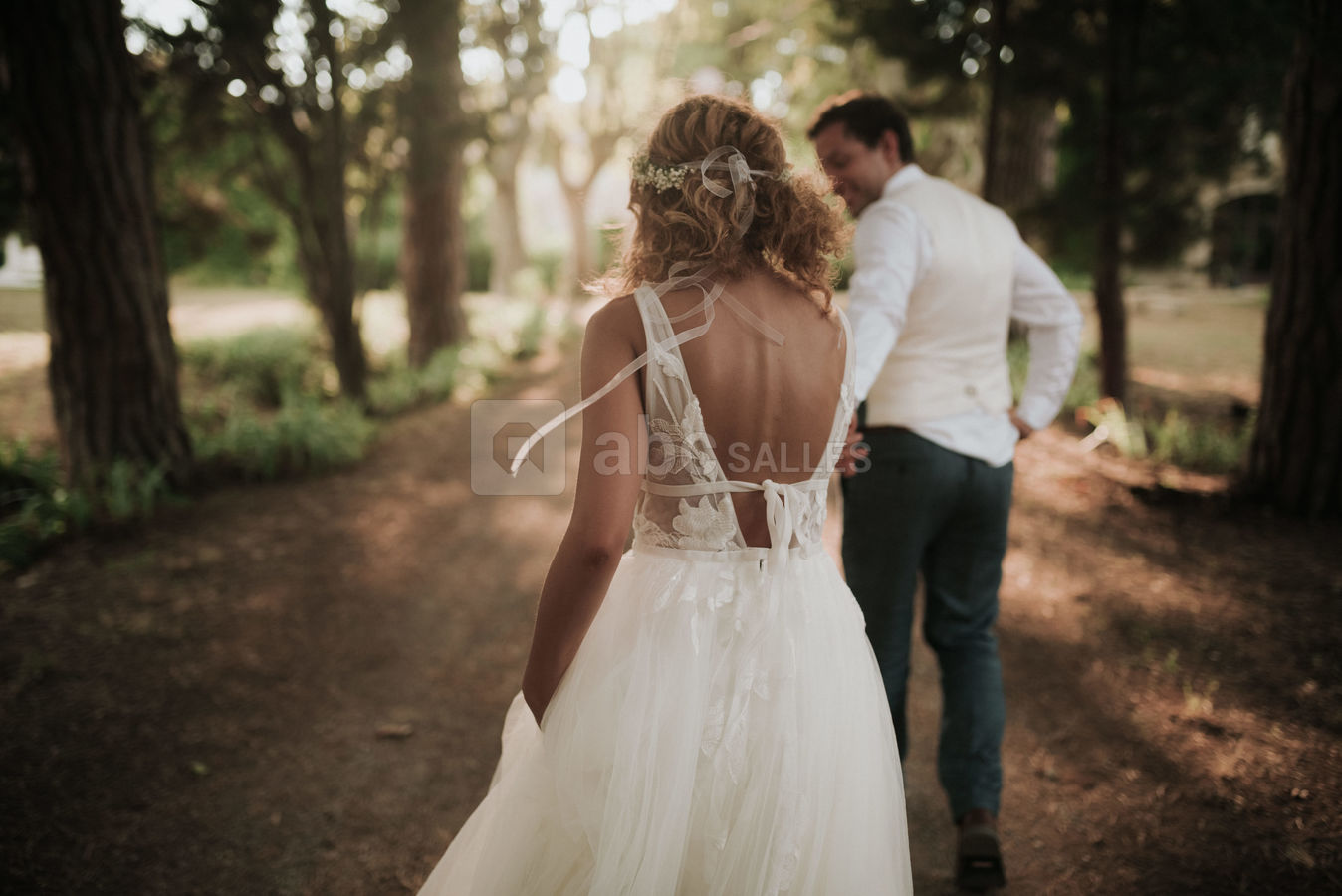 L'arrivée des mariés (Léa Fery photographe)