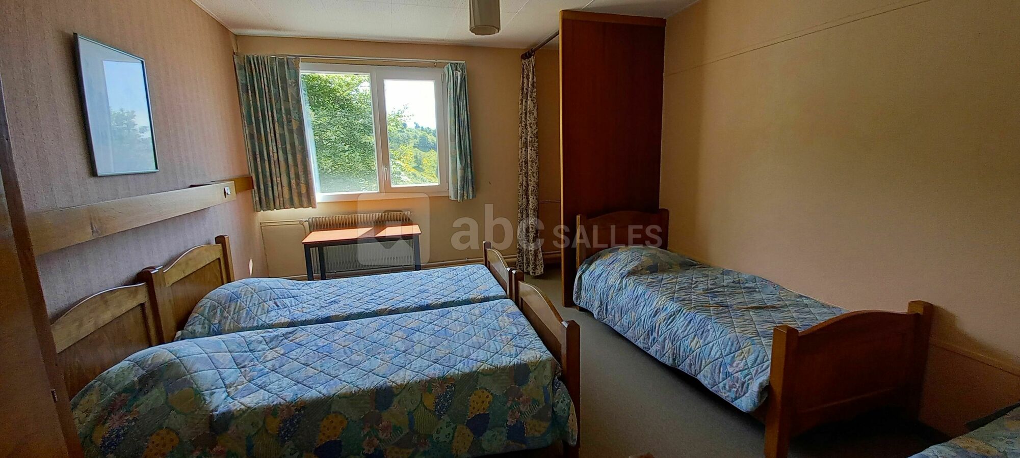 30 chambres de 2,3 ou 4 lits individuels