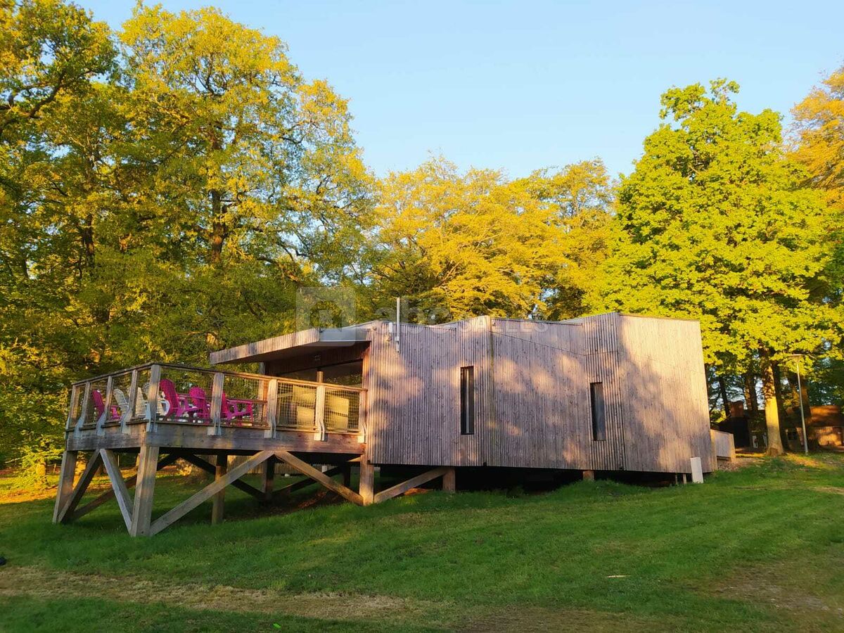 Salle de séminaire vue d'extérieur
