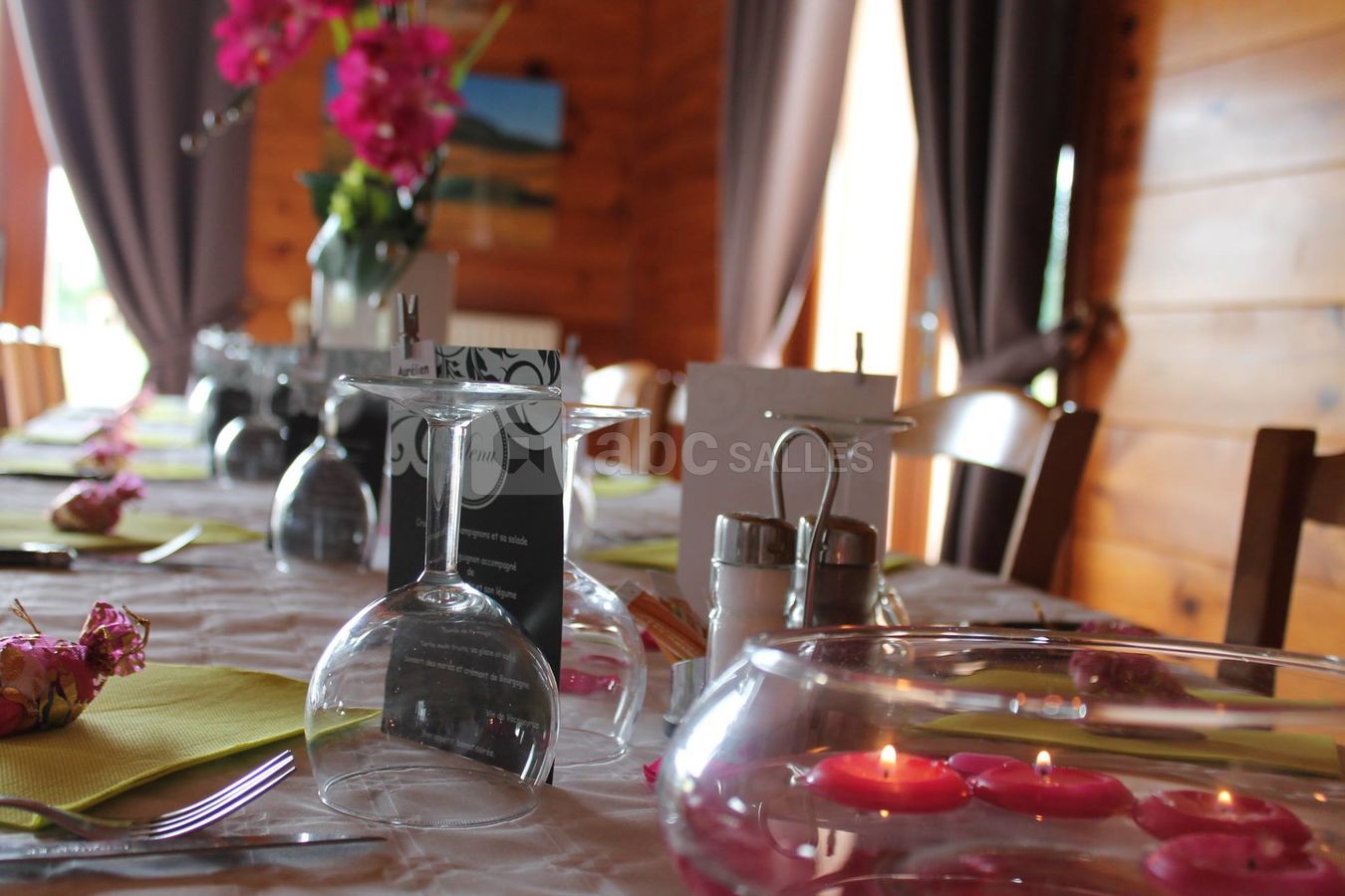 L'Arrestadou table