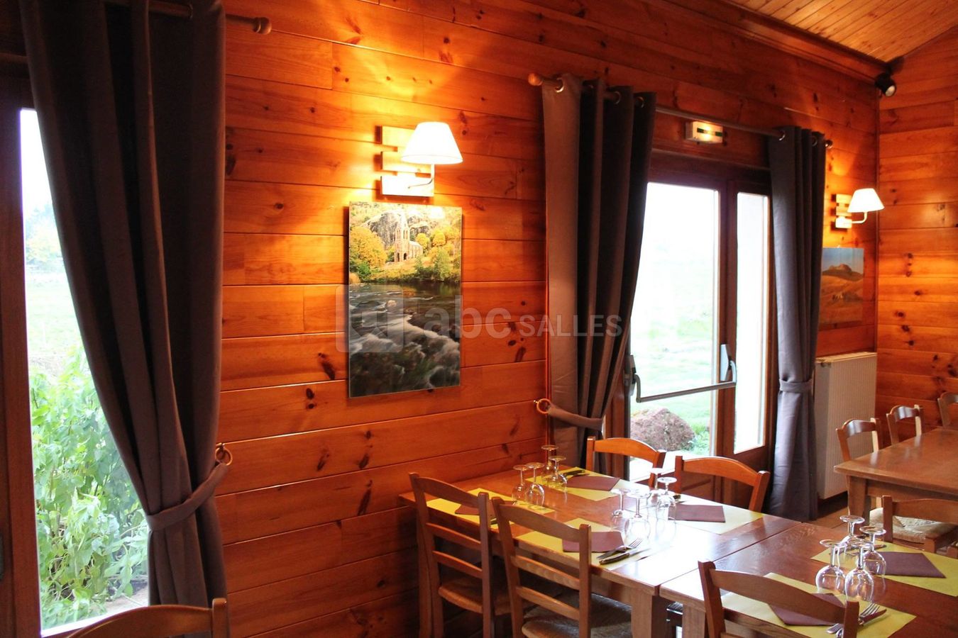 L'Arrestadou table