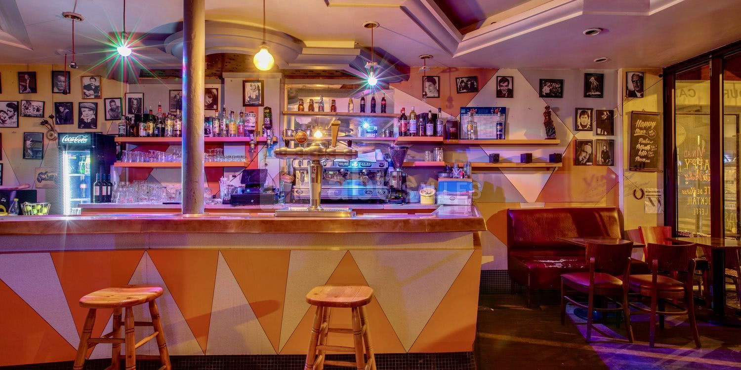Bar