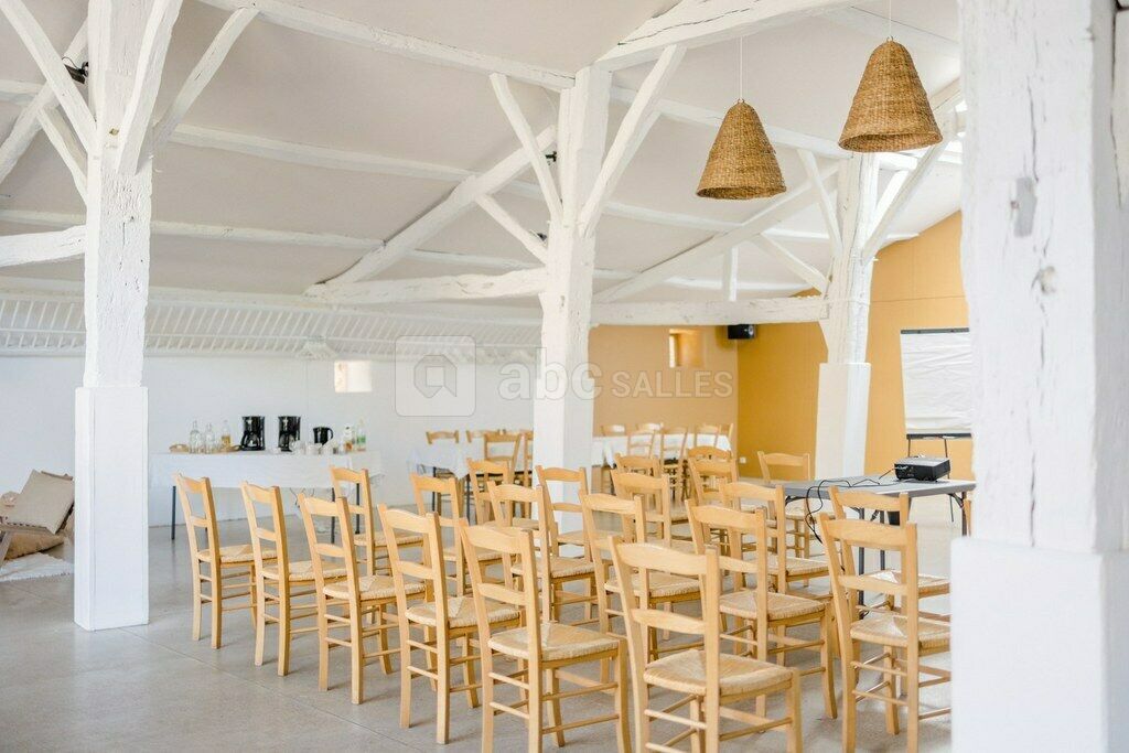 Salle 200 m² - configuration présentation