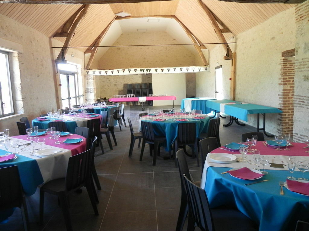 Salle Le Chateau Saint Laurent De Brevedent