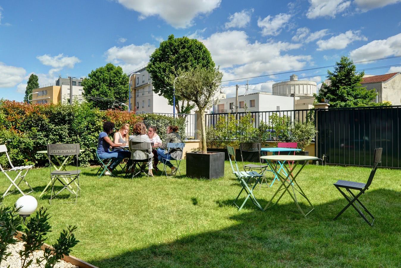 Discussion en plein air