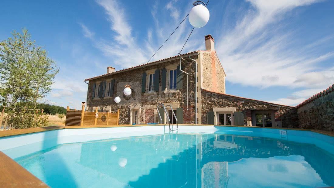 Gîte et Piscine