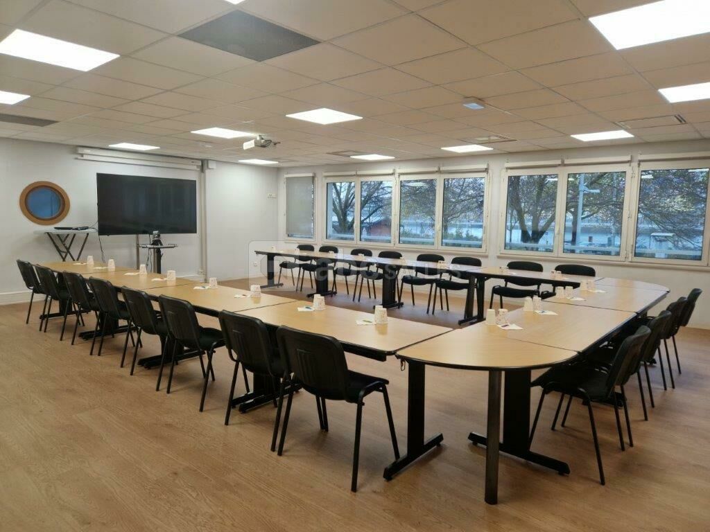 U en salle de conseil
