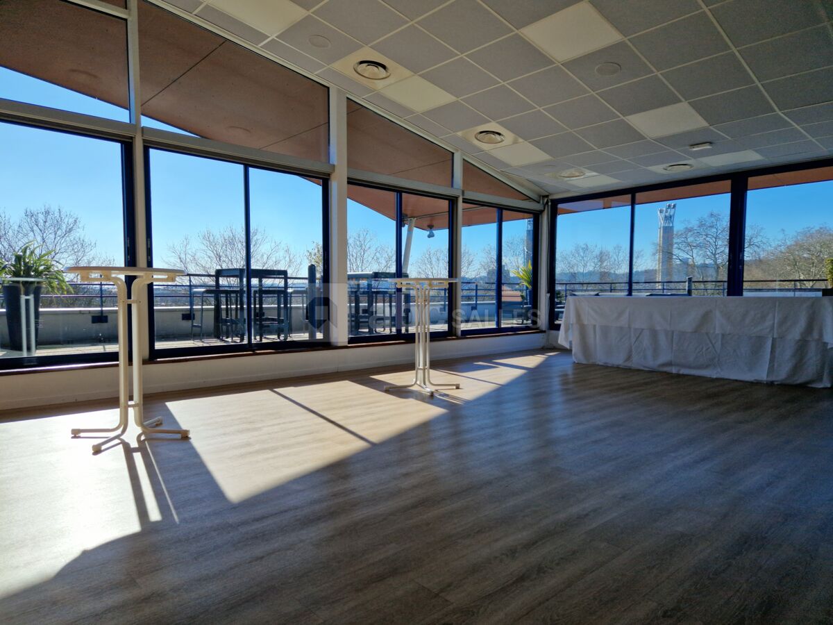 Cocktail en salle Ouest