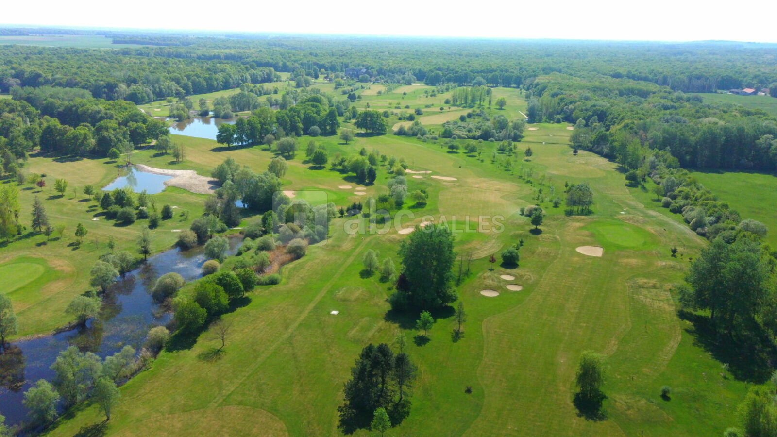 Vue du ciel de notre golf (18 trous)