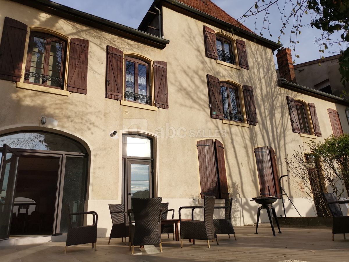 Facade et terrasse