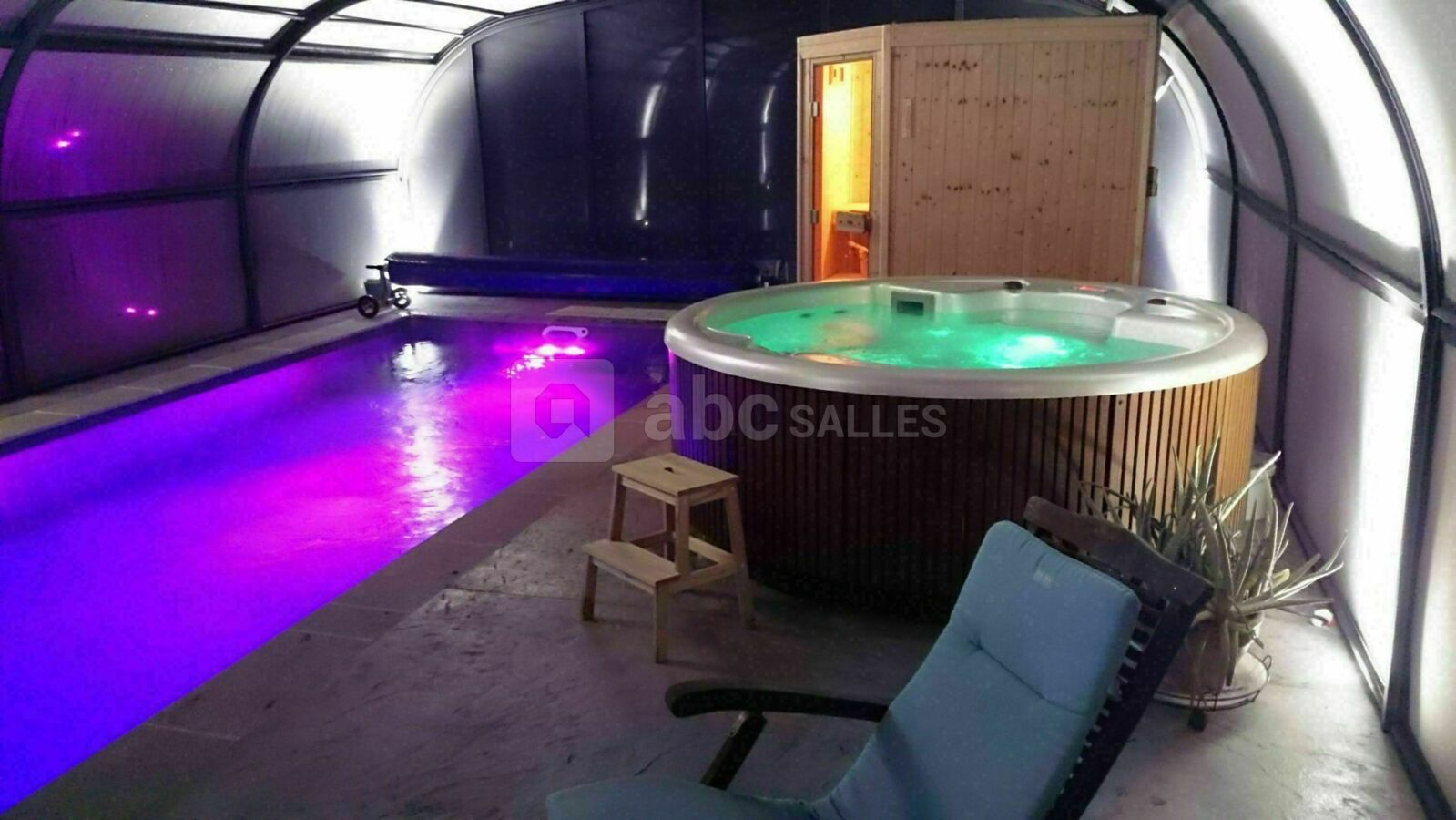 Espace détente et jacuzzi