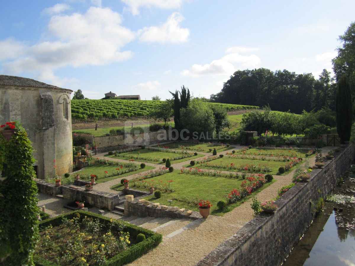 Les jardins à la française vus de la terrasse