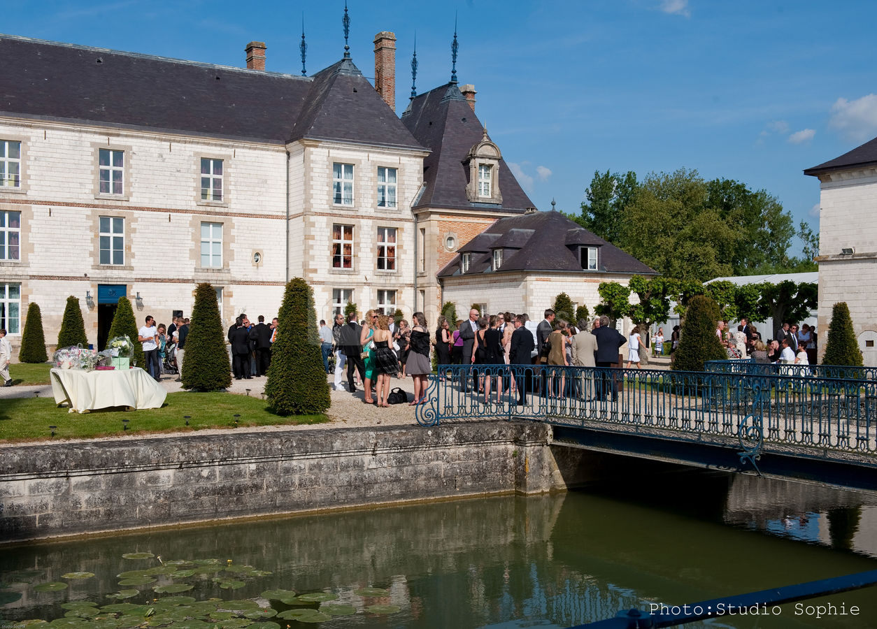 Cocktail dans la cour d'honneur